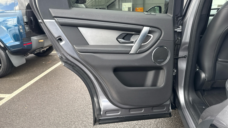 Land Rover Discovery Sport 2.0 D200 Dynamic SE 5dr Auto [5 Seat] Diesel Station Wagon